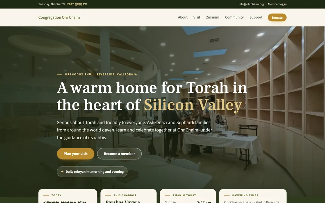 A synagogue's homepage with today's zmanim